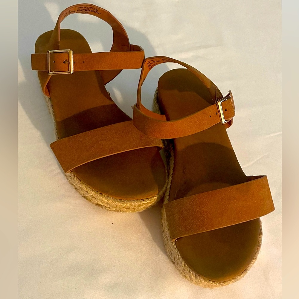 Hot Cakes Suede Platform sandals, size 12